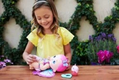 MATTEL MY GARDEN BABY - POUPON BÉBÉ PAPILLON ROSE BOIT ET FAIT PIPI -Jouets Pour Enfants Boutique 091d184e4112007fede4d82982da2e2859a4052a 41000601 05