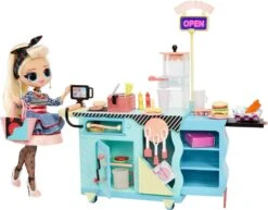 MGA Entertainment LOL SURPRISE - POUPEE OMG I AM- DINER - MISS SUNDAE -Jouets Pour Enfants Boutique 200321c8d158bb04ab119abfcd216f65ed9fa337 41063102 02