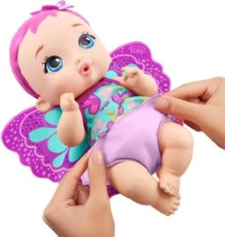 MATTEL MY GARDEN BABY - POUPON BÉBÉ PAPILLON ROSE BOIT ET FAIT PIPI -Jouets Pour Enfants Boutique 67d70bc764f899ec6c0ded6ee72491ba44f51ada 41000601 03