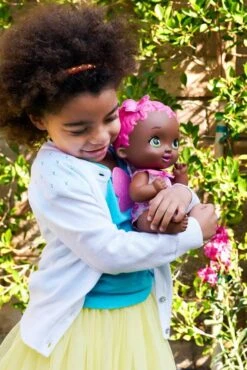 MATTEL MY GARDEN BABY - POUPON BÉBÉ PAPILLON FRAISE SE RÉGALE -Jouets Pour Enfants Boutique 68e6ee402d66fabeaccc861a136881ffbbee4249 41000598 04